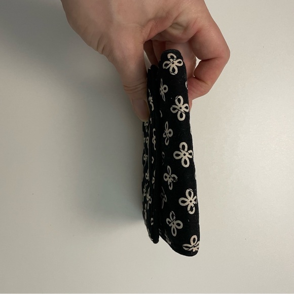 Vera Bradley Petite Trifold Wallet Mini Concerto Flower Floral Black Cream Ivory - Picture 11 of 11